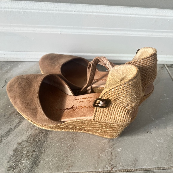 Tan Espadrille Wedge Sandals Size 10 - Picture 6 of 10